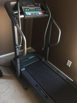 New treadmill!!! MUST GO! ONLY USED TWICE
