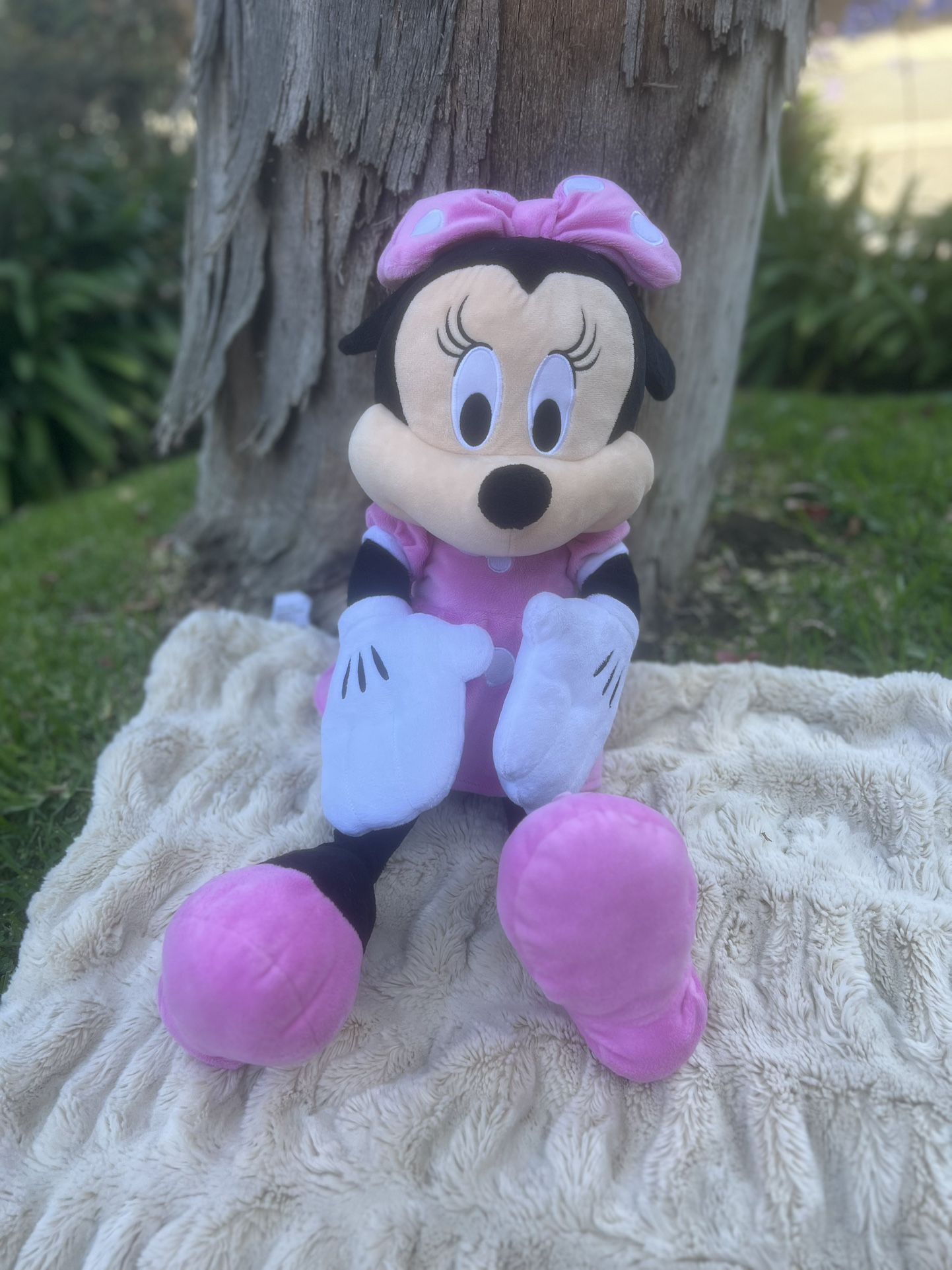 Minnie Mouse Stuffed Plush Doll
