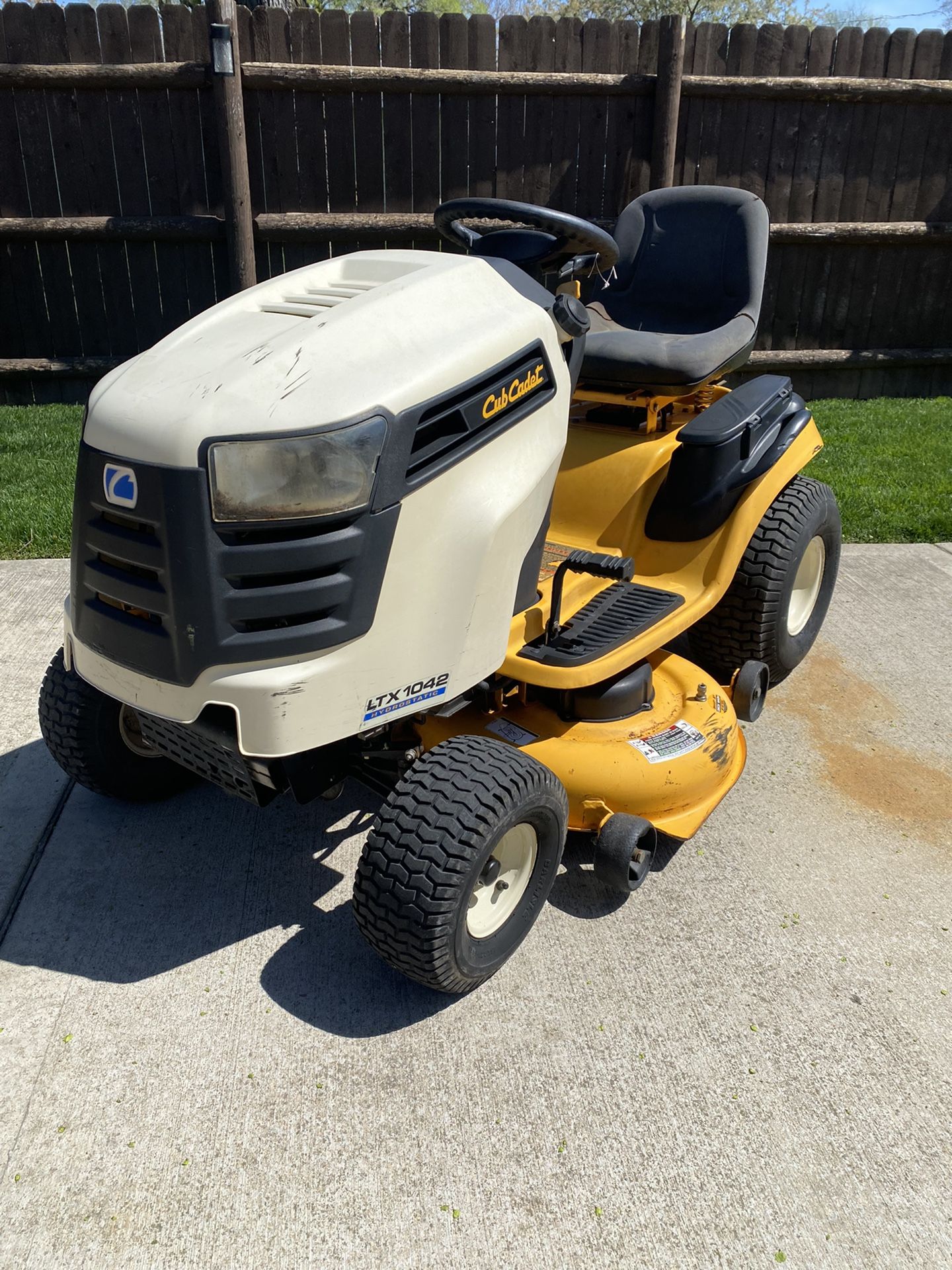 Club Cadet Riding Lawn Mower