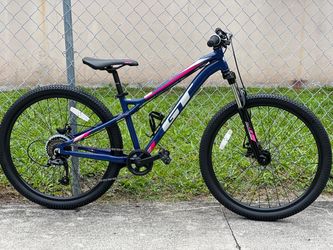 GT Stomper Pro 26” Youth Mountain Bike Navy Blue and Pink