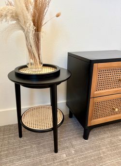 Rattan/woven wood round side table