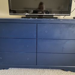 Dresser And Nightstand Combo