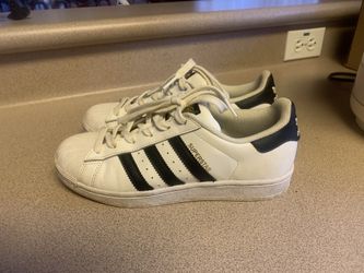 PreOwned Adidas Superstar White Black Women’s 7