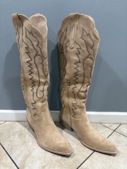 Women’s Apricot Boots 11