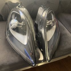 Porsche cayenne 2023 OEM HEADLIGHTS 