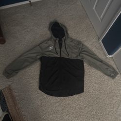 Hurly Windbreaker 