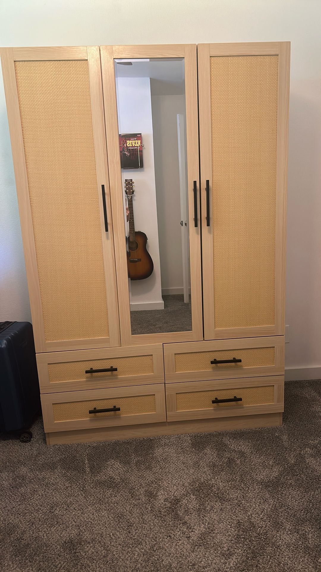 Armoire - Dresser