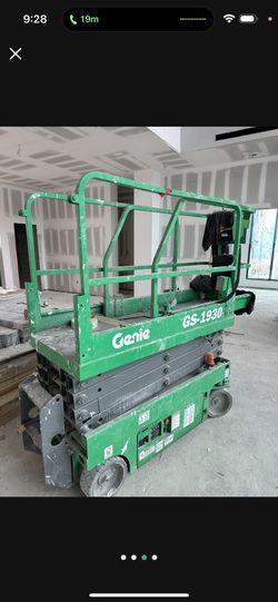 Green Scissor Lift