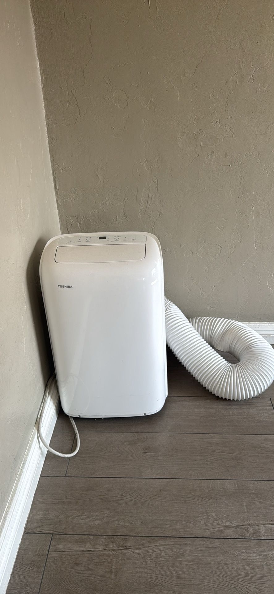 Toshiba plug In AC Unit Air Conditioner