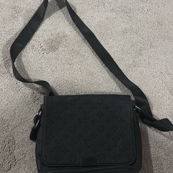 Louis Vuitton Cross Shoulder Bag