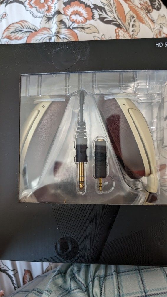 Headphones - SENNHEISER