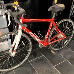 Fuji  FC-990  3.0 Newest Road Bike, Gel Seat!