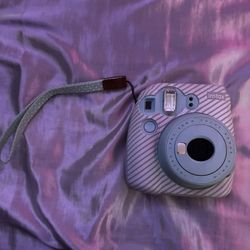Fujifilm Instax Mini Instant Camera + Case & Close-Up Lens