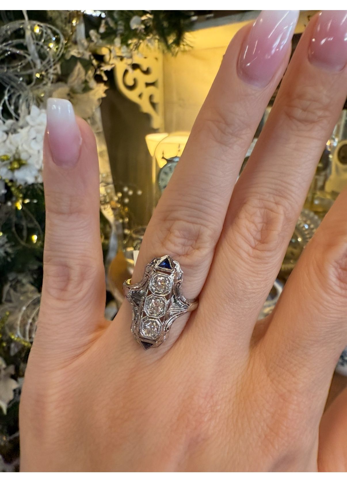18K Gold Art Deco Ring With Natural Diamonds And Sap