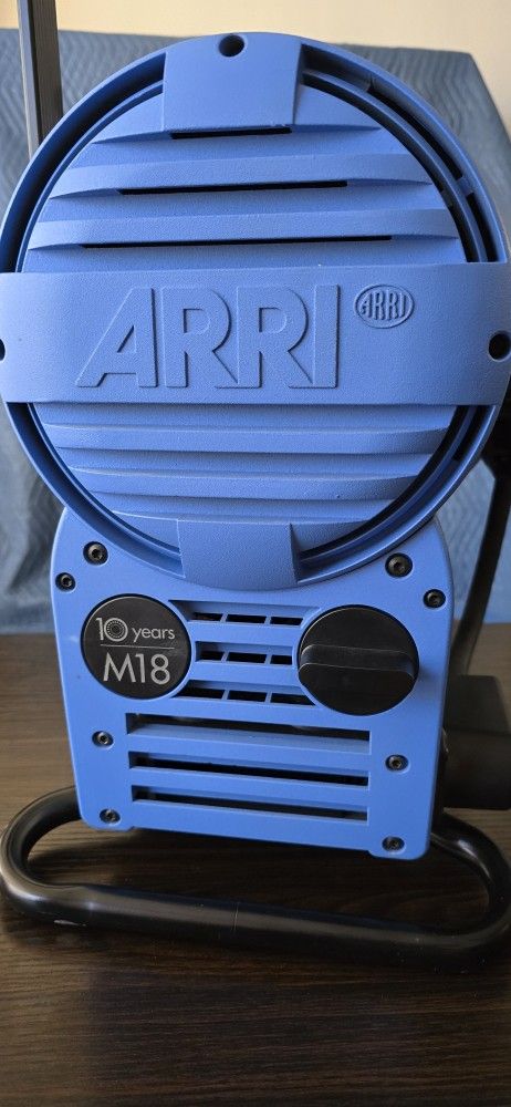 ARRI M18 HMI Film and Video Light with EB MAX High Speed
