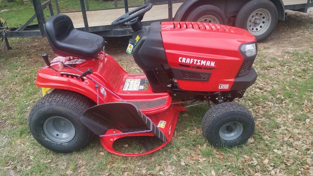 Brand new Craftsman t110 42 inch cut riding lawn mower