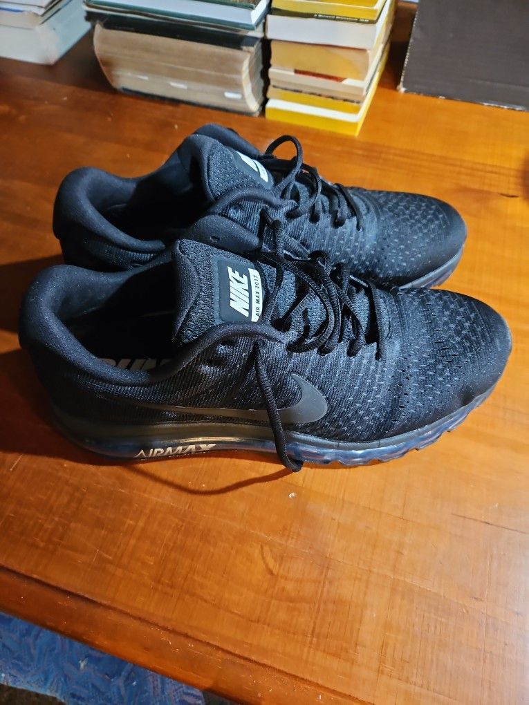 Nike AirMax 2017 Black New $15
