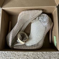 Boohoo brand new Diamanté Mesh Pointed Toe Sock Boots size 7