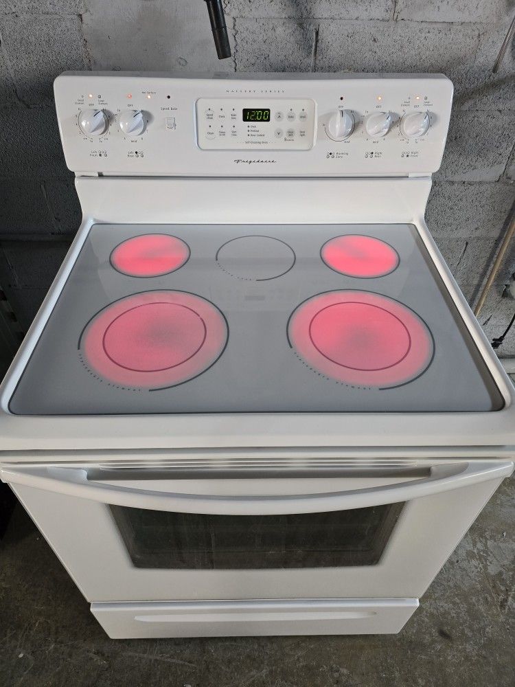 Stove Frigidaire