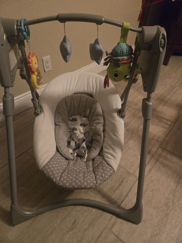 Graco Slim Baby Swimg