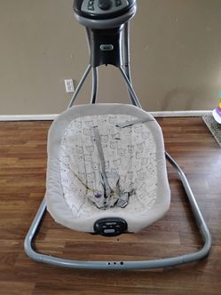 Graco Baby Swing with Vibration