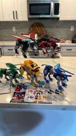 Voltron Legendary Defender Lion Set