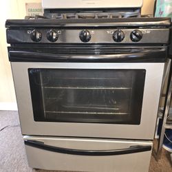 Fridgaire 5 Burner Stainless Steel Gas Stove