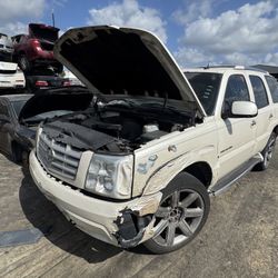 2004 Cadillac Escalade FOR PARTS ONLY