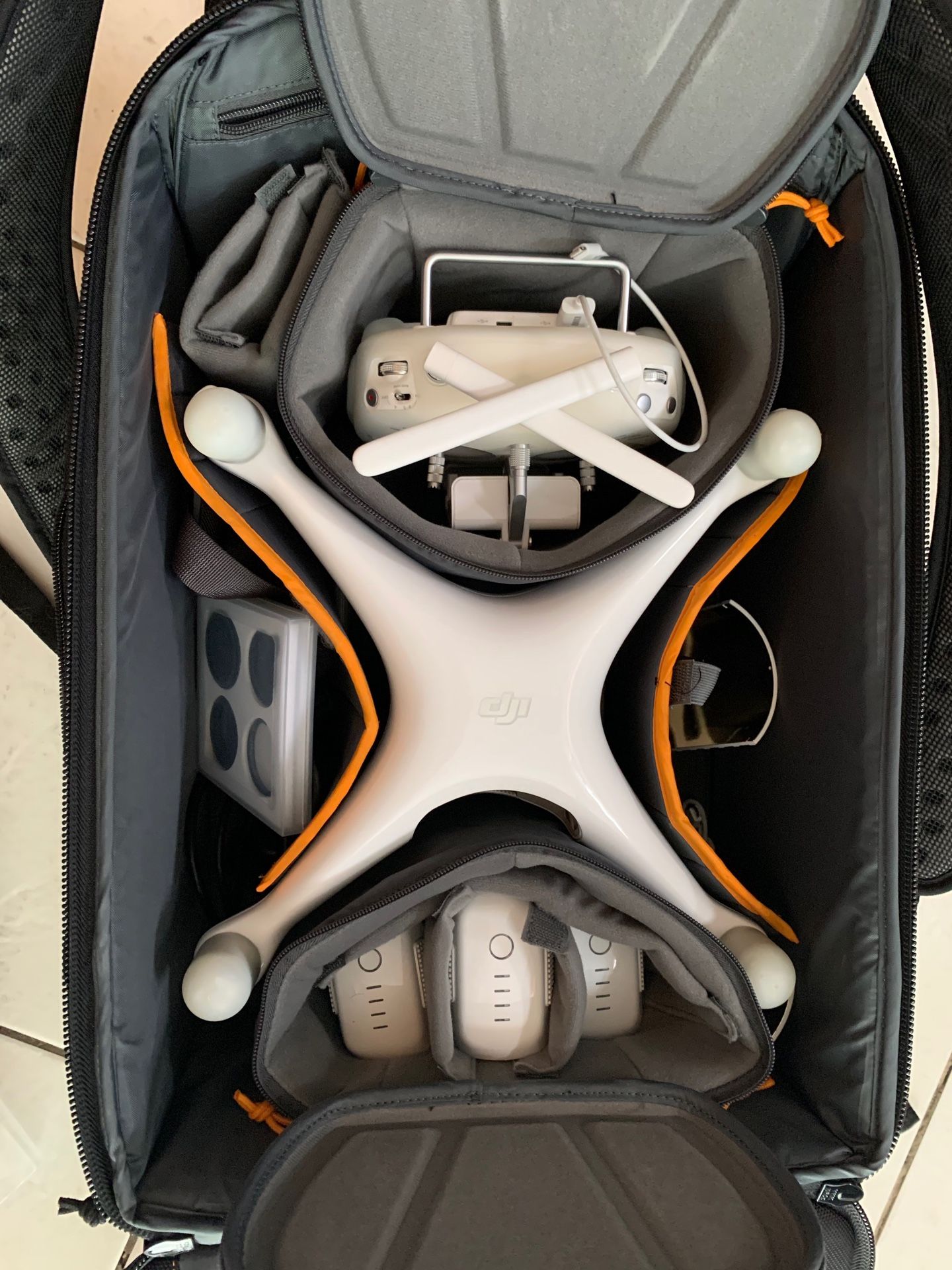 DJI Phantom 4 Drone w/Hardshell Backpack Bundle
