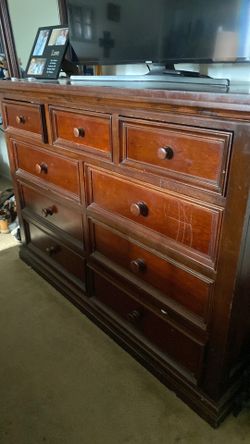 Very sturdy made dresser