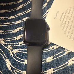 Apple Watch Series 8 Cellular + GPS 