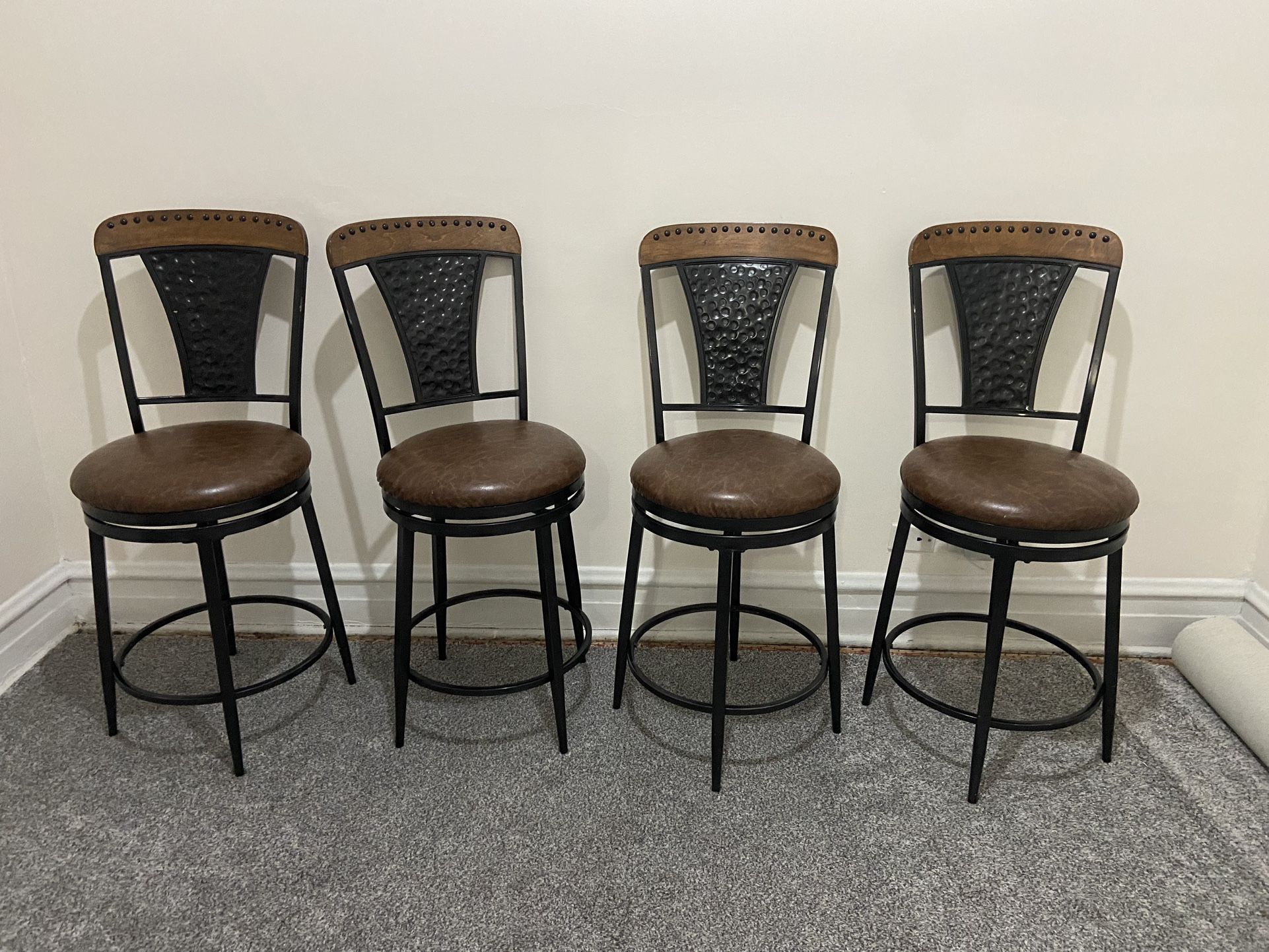 4 Revolving Brown Bar/ Kitchen Stools