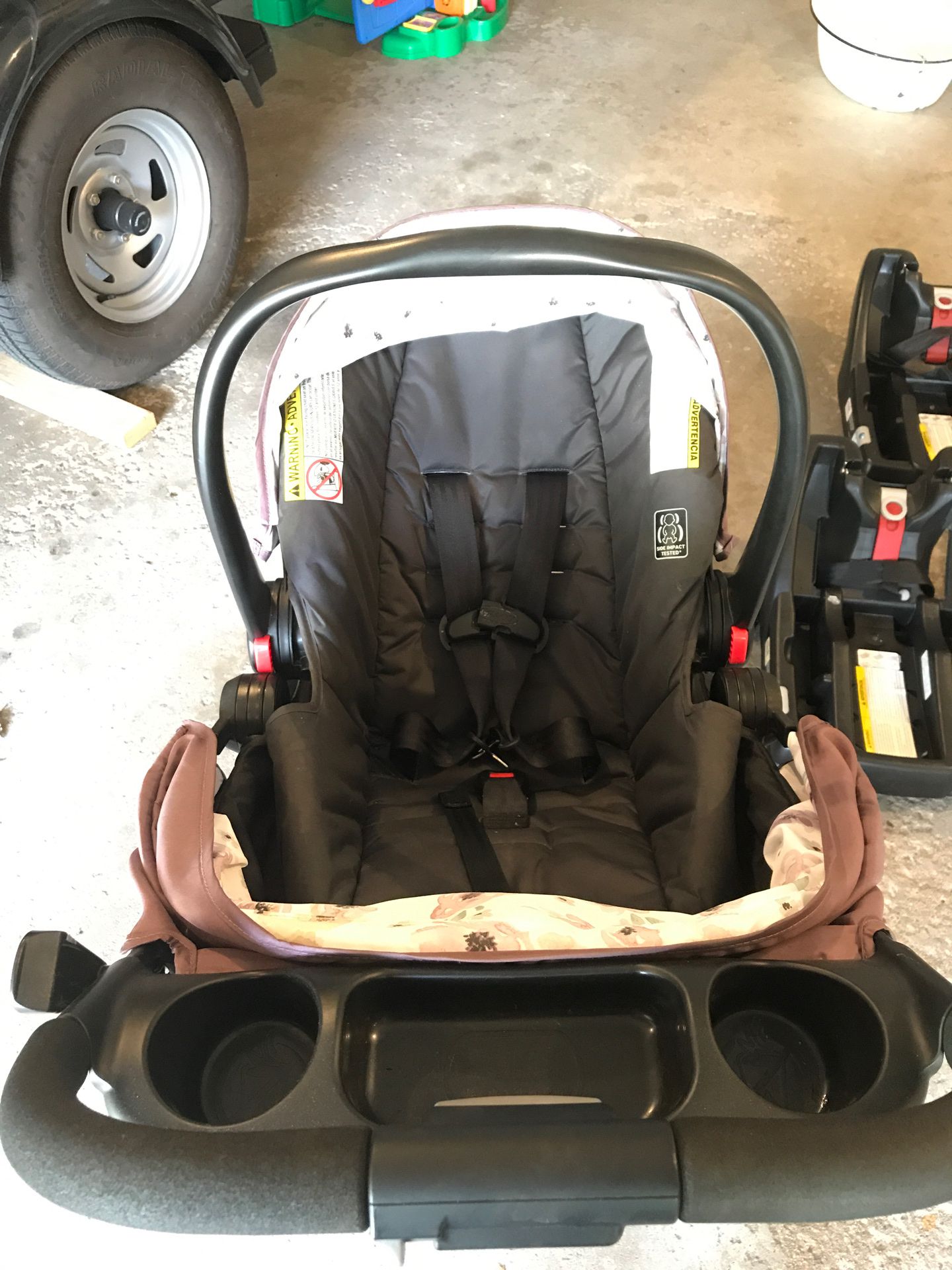 Graco car seat, troller, 3 click connect bases