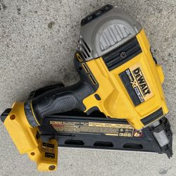 DeWalt DCN692 Type1 20V Max XR Cordless Framing Nailer