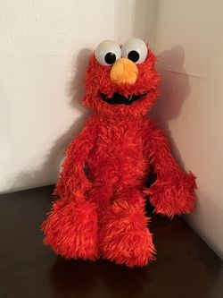 Sesame Street Hokey Pokey Elmo Plush with Music and Motion (battery)