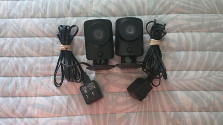 2 SimpliSafe Security Cameras