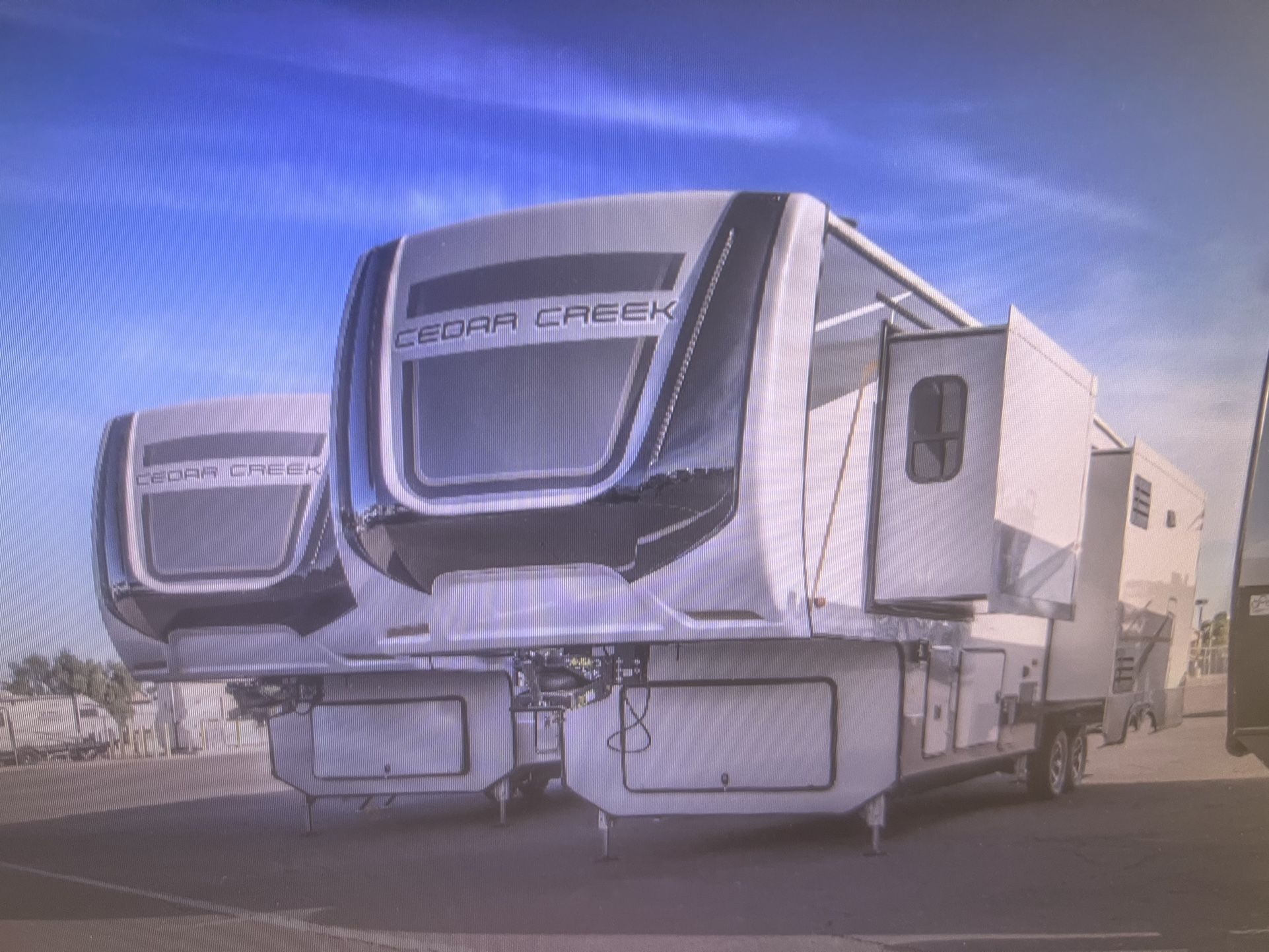2022 CEDAR CREEK 311RL