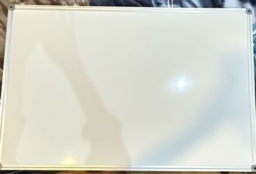 Large Whiteboard + markers + magnetic eraser