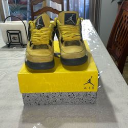 Jordan 4 Lightning 