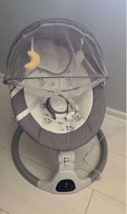 Electric baby swing with remote