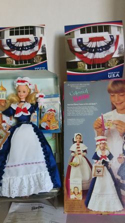 COLONIAL BARBIE DOLL SPECIAL EDITION BICENTENNIAL NEW WITH ALL ACCESSORIES INSIDE