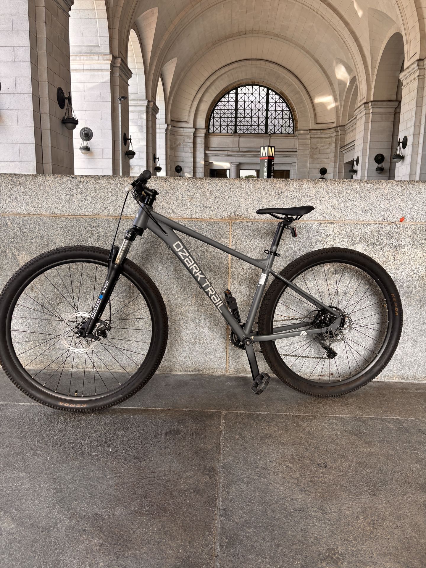 29 In Ozark Trail Mountain Bike