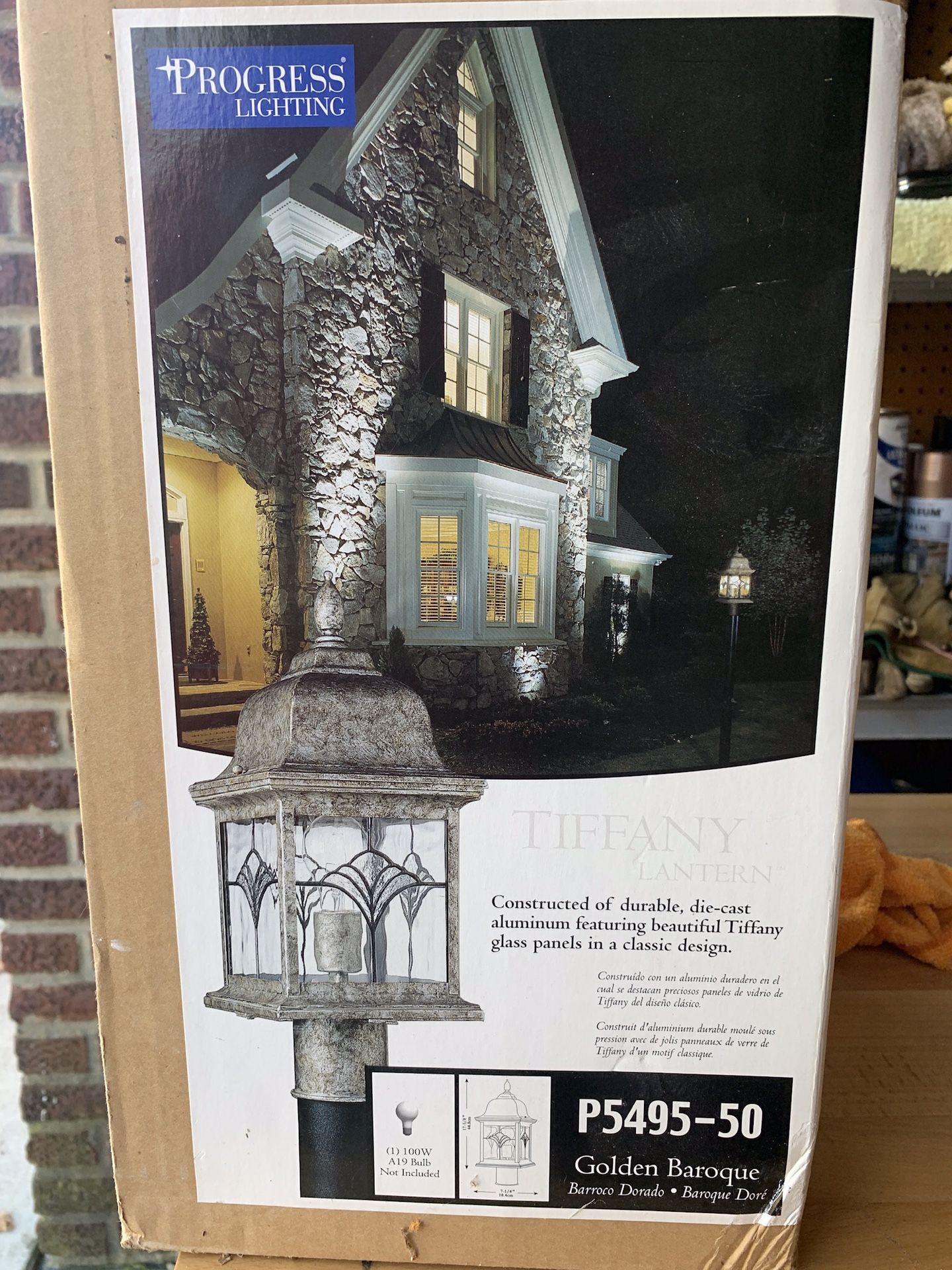 Lamp Post lighting fixture -NEW in box