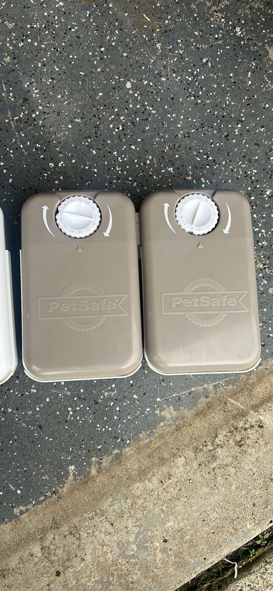 Timed Automatic Pet Feeders