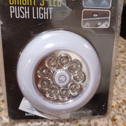 (2) BRIGHT 9 LED  UNDER C,ABINETS PUSH LIGHTS BOTH $10.