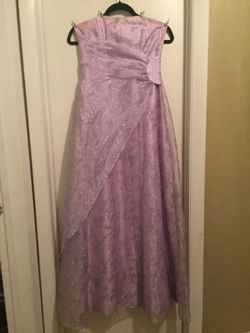 Beautiful Lilac w/Silver accent Strapless Gown Size 6