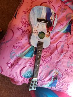 Frozen guitar , doll and singing machine