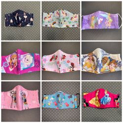 Face mask 3 layers with a filter pocket