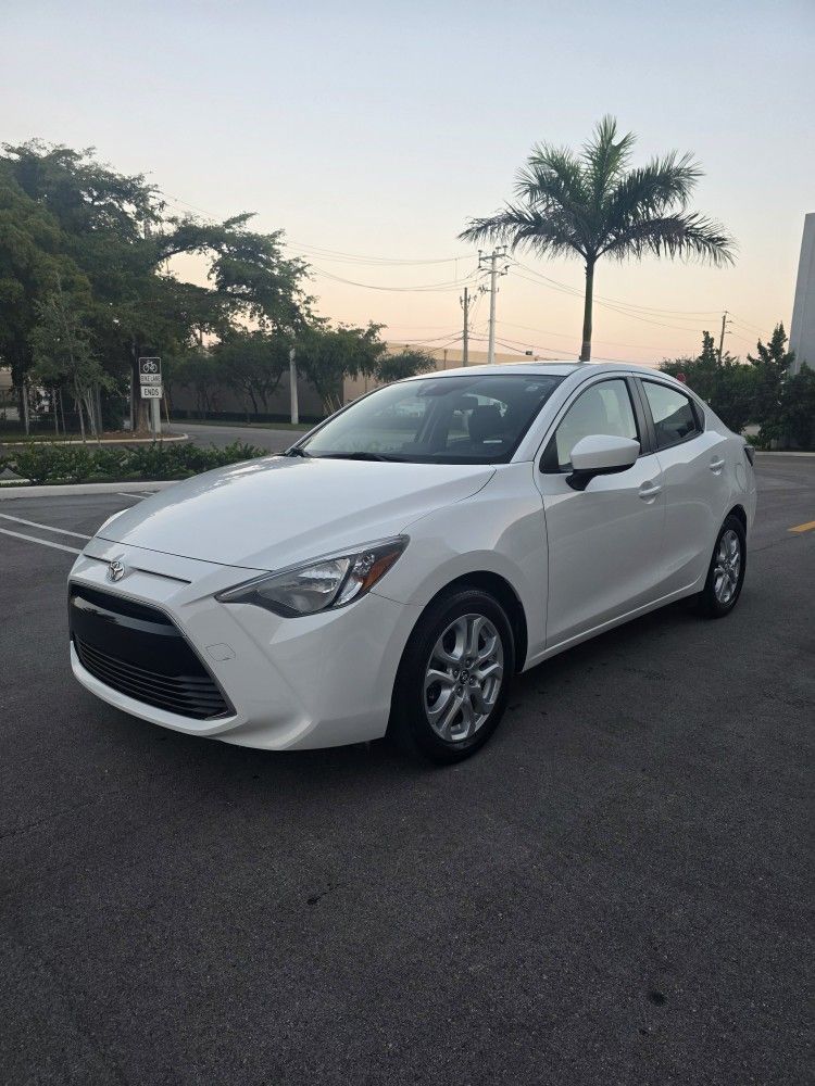 2017 Toyota Yaris iA