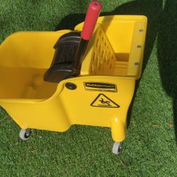 Rubbermaid Tandem Mop Bucket